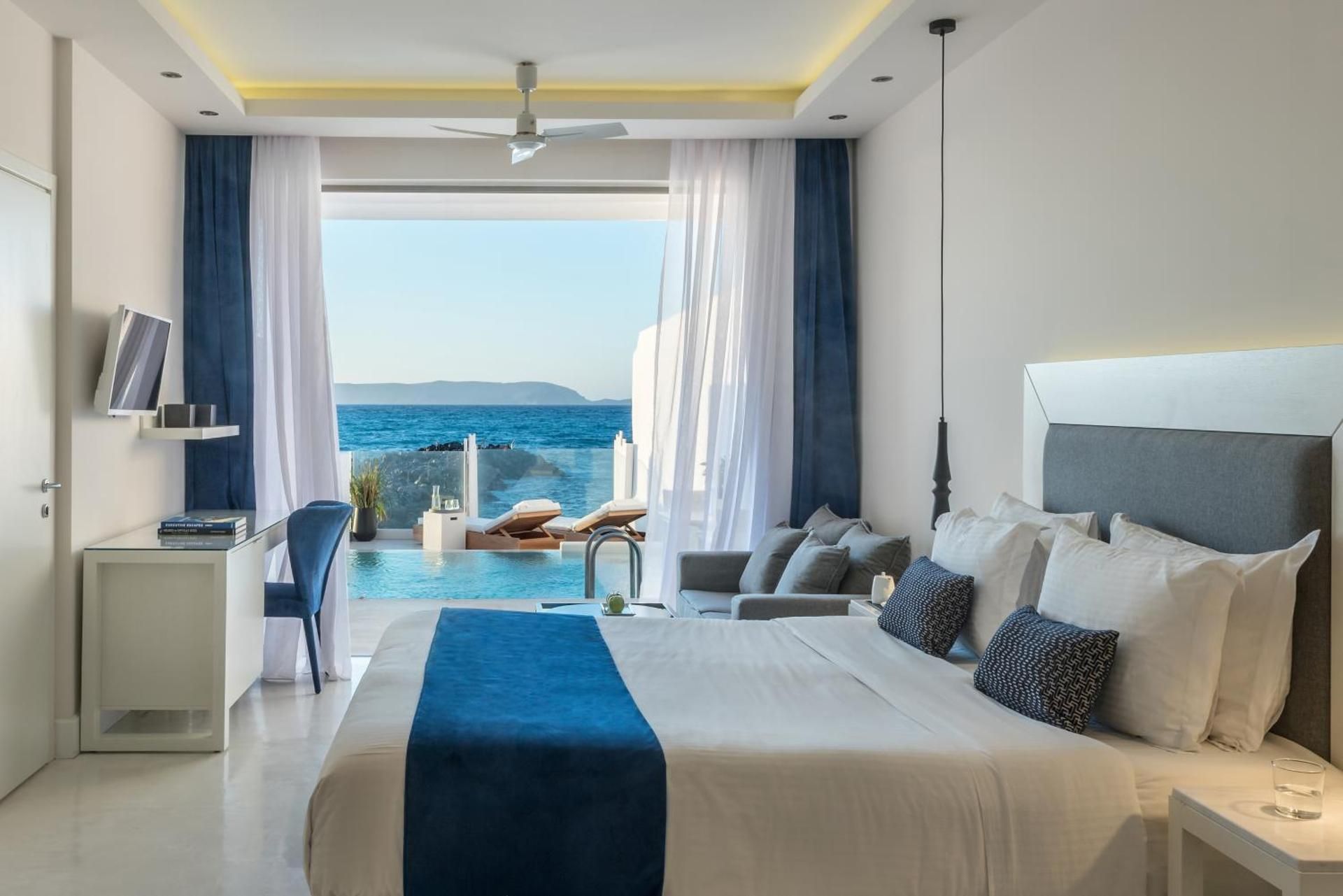 Island Suite Seafront with Private Pool