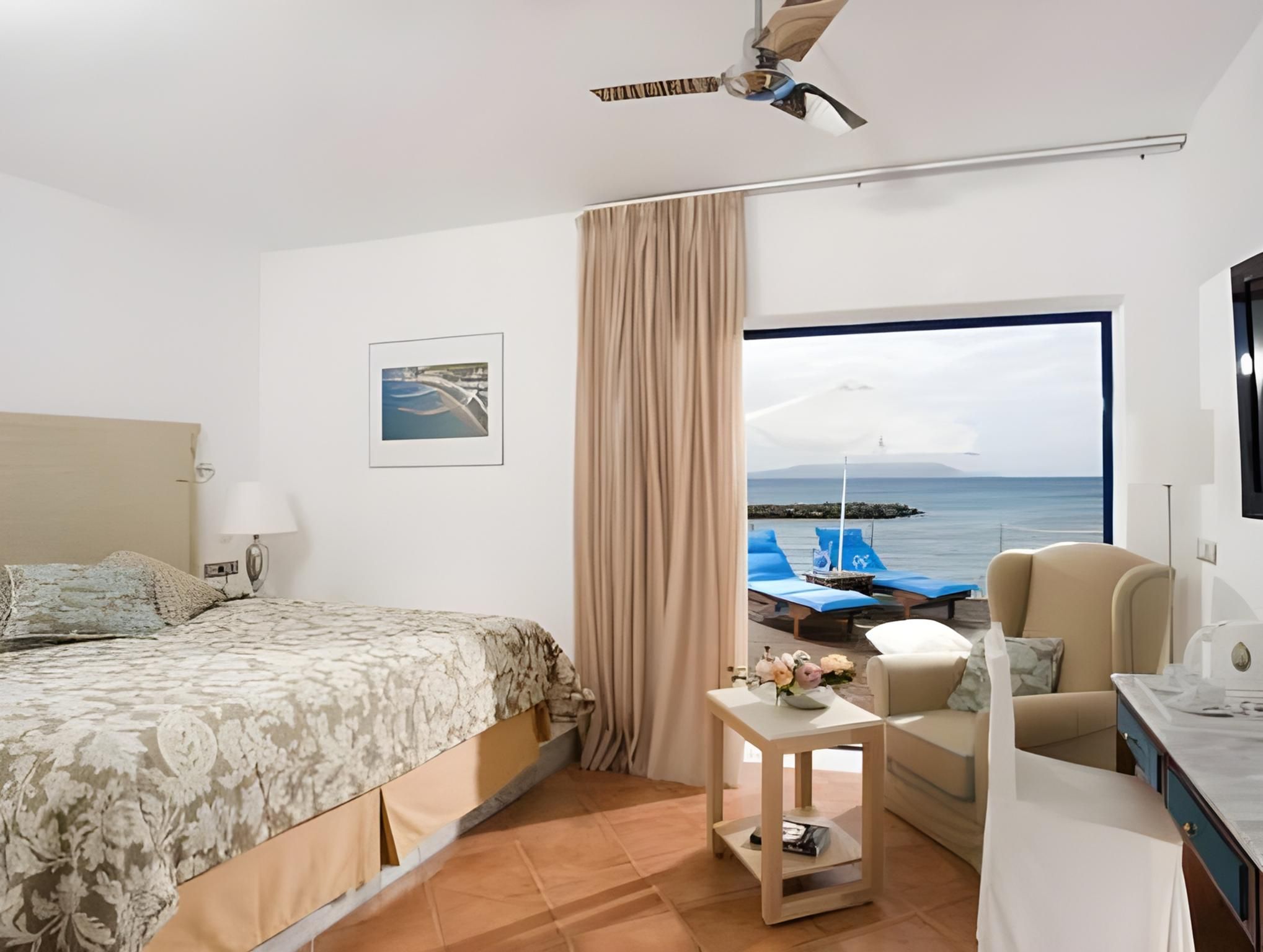 Superior Water Front Bungalow