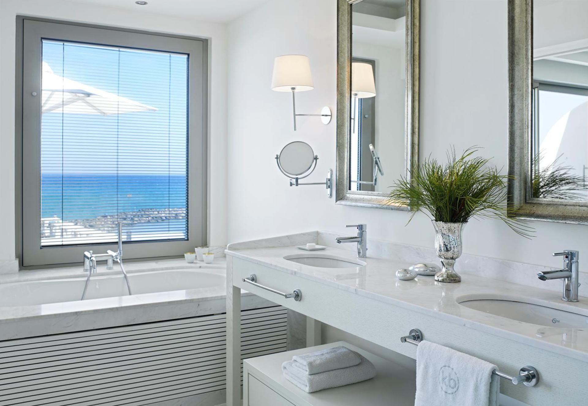 2 Bedroom Island Suite Seafront
