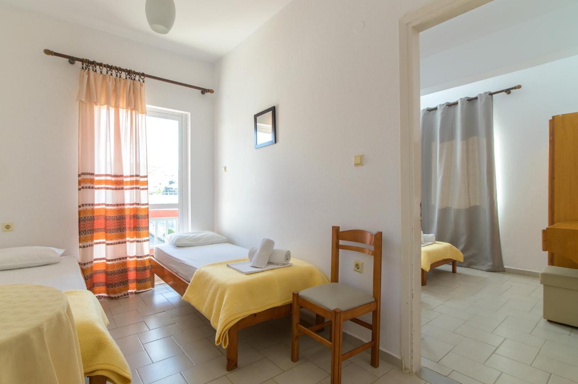 Ground Floor Triple Room with Garden View