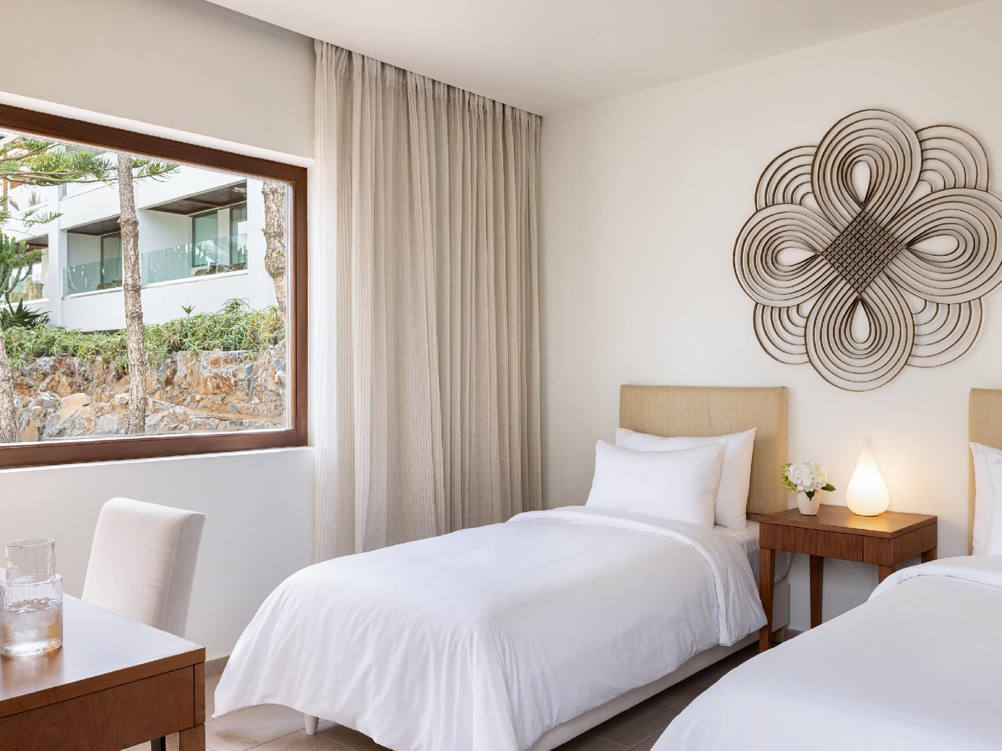 Amirandes VIP 2-bedroom Garden View Suite with Gym and Private Heated Pool