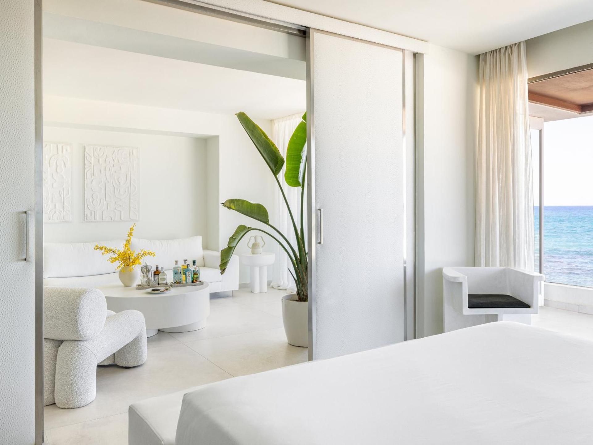 1-Bedroom Luxury Sea View Suite