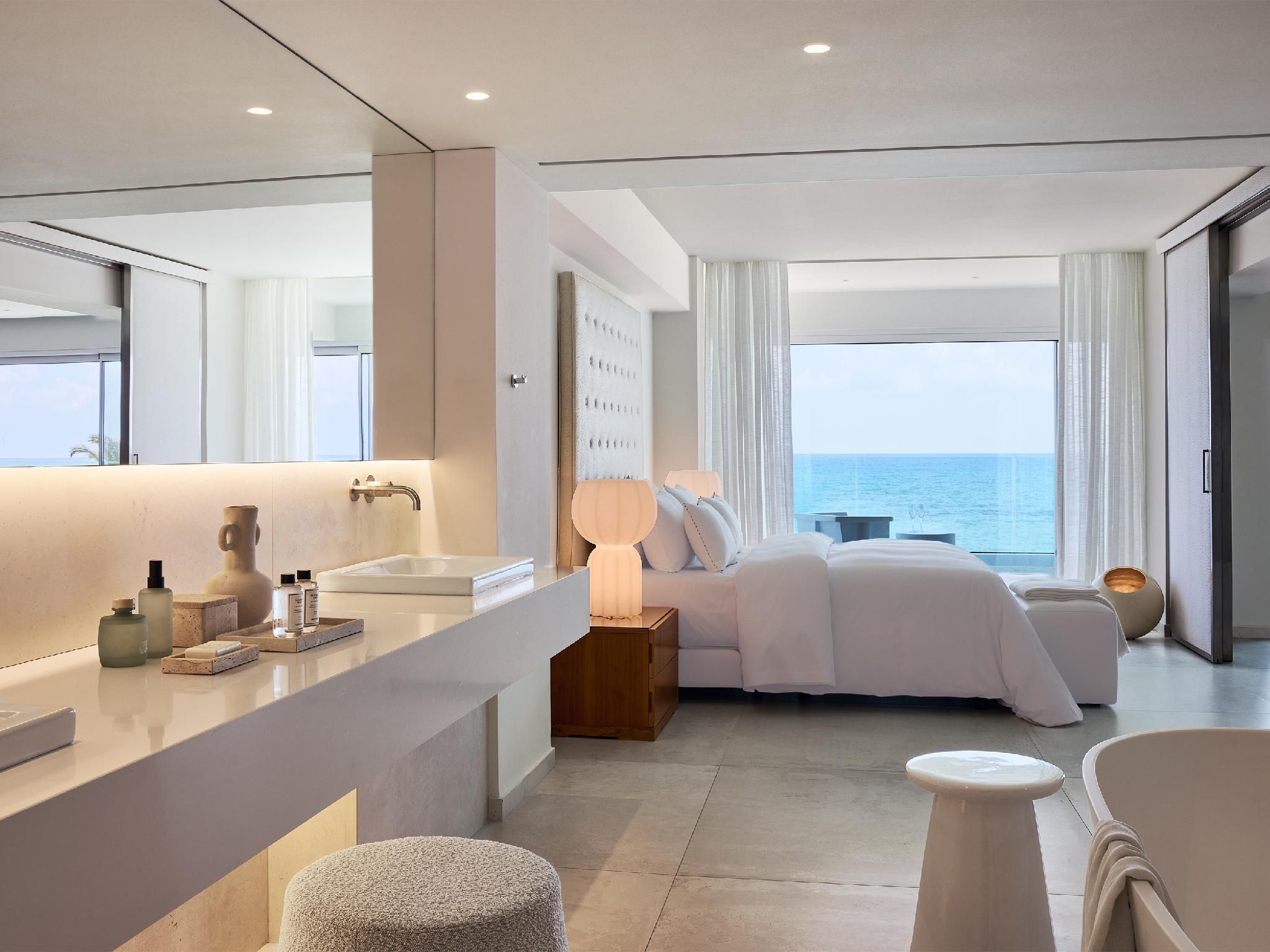 1-Bedroom Grand Sea View Suite