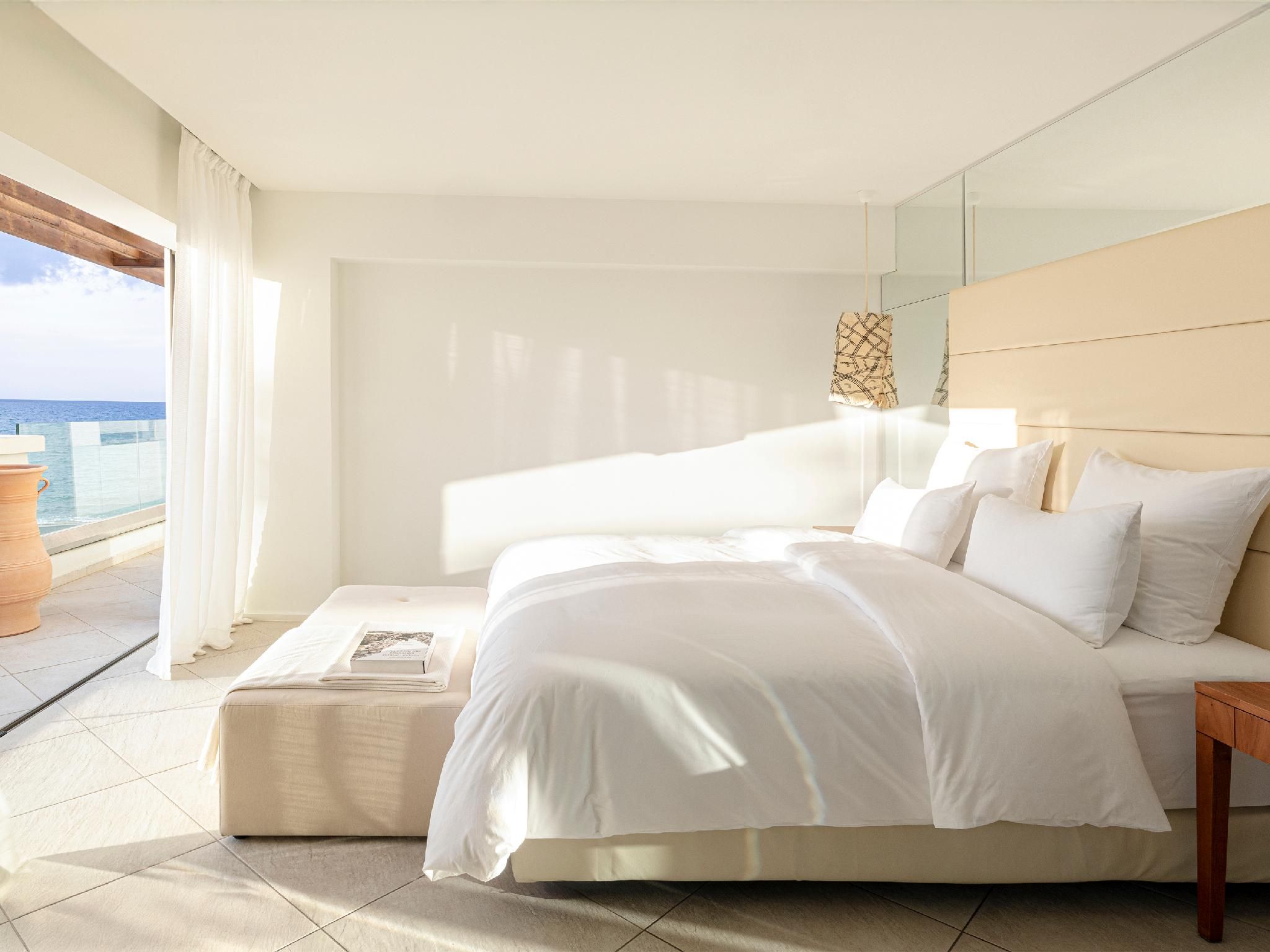 Luxury Side Sea View Room