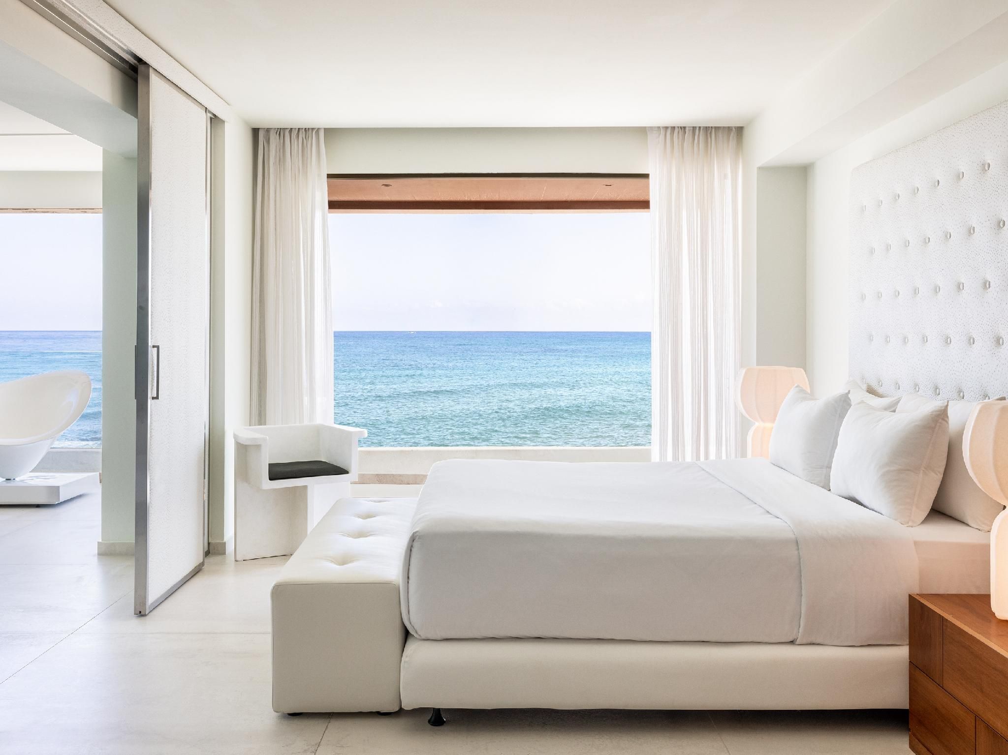 1-Bedroom Luxury Sea View Suite