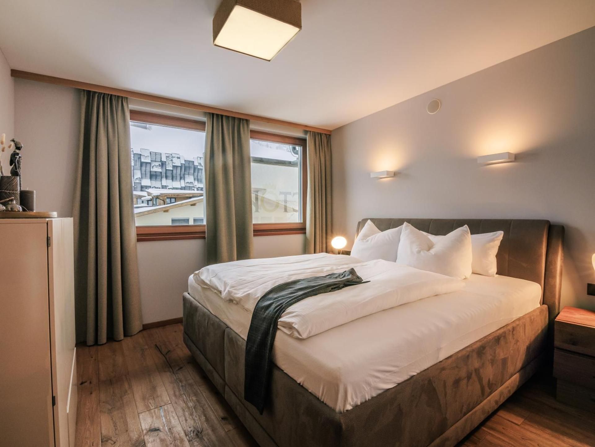 Suite with Mountain View