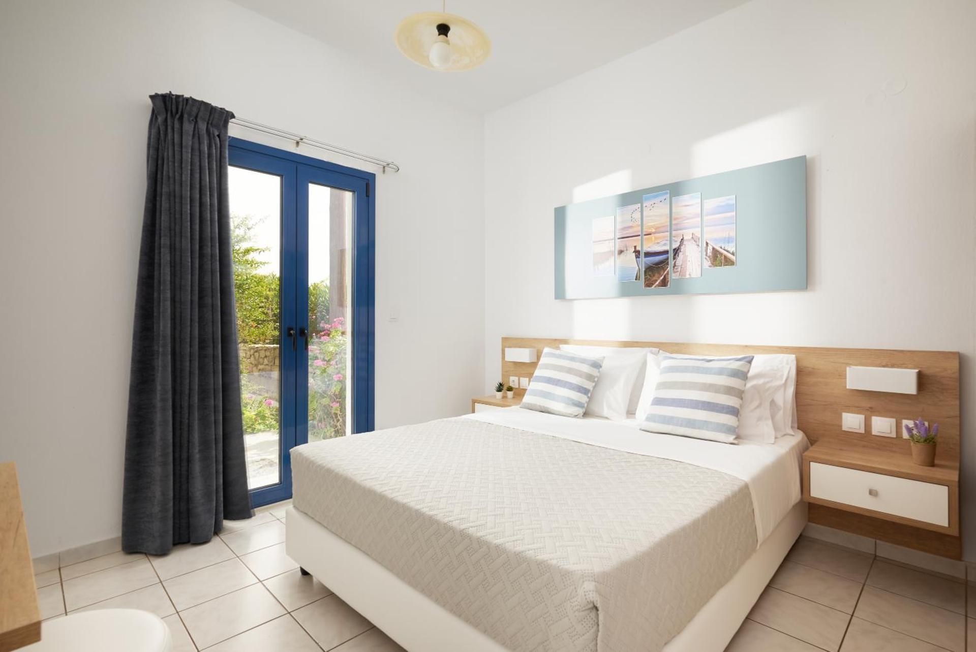 Apartment (3 Adults)
