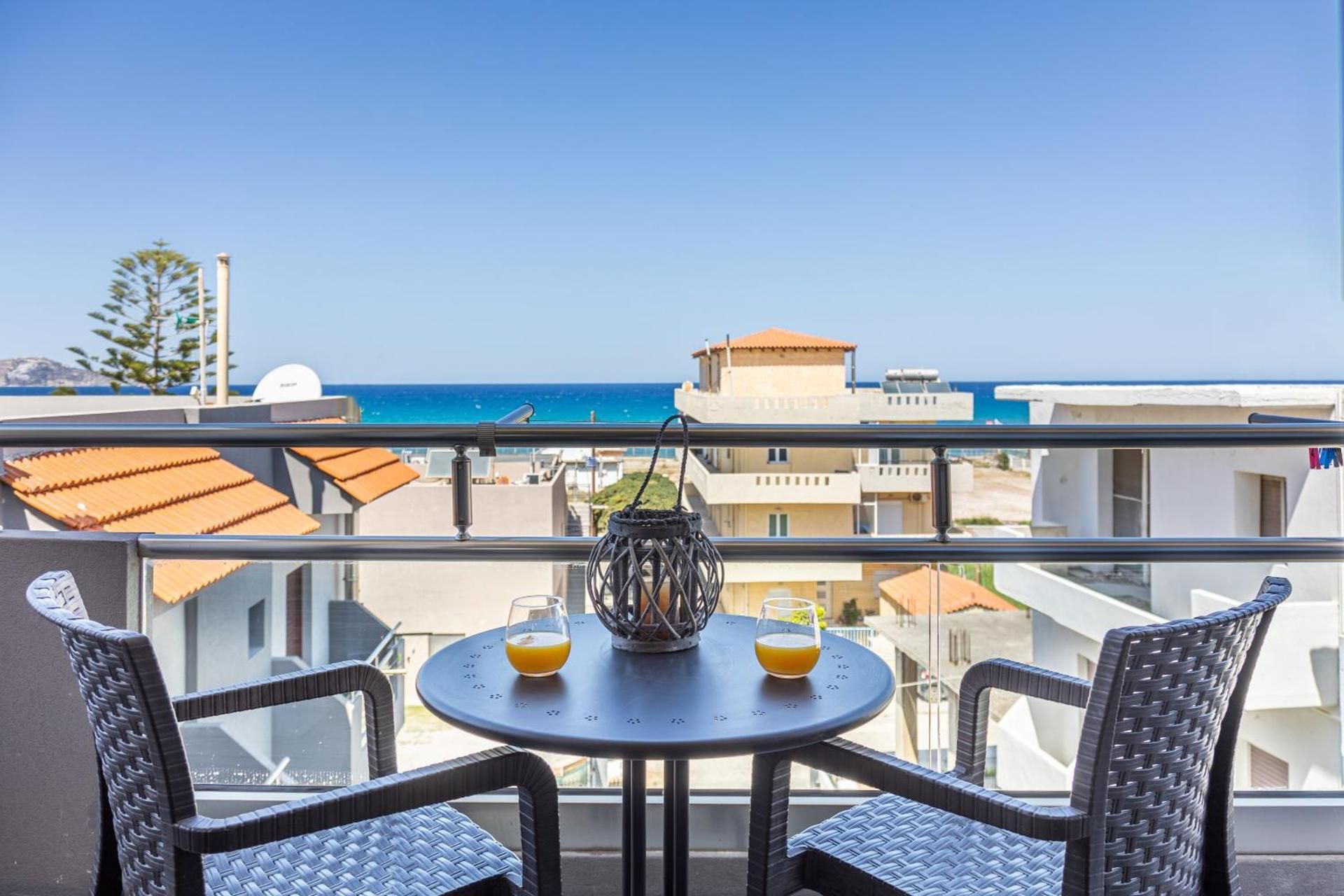 One-Bedroom Apartment with Sea View