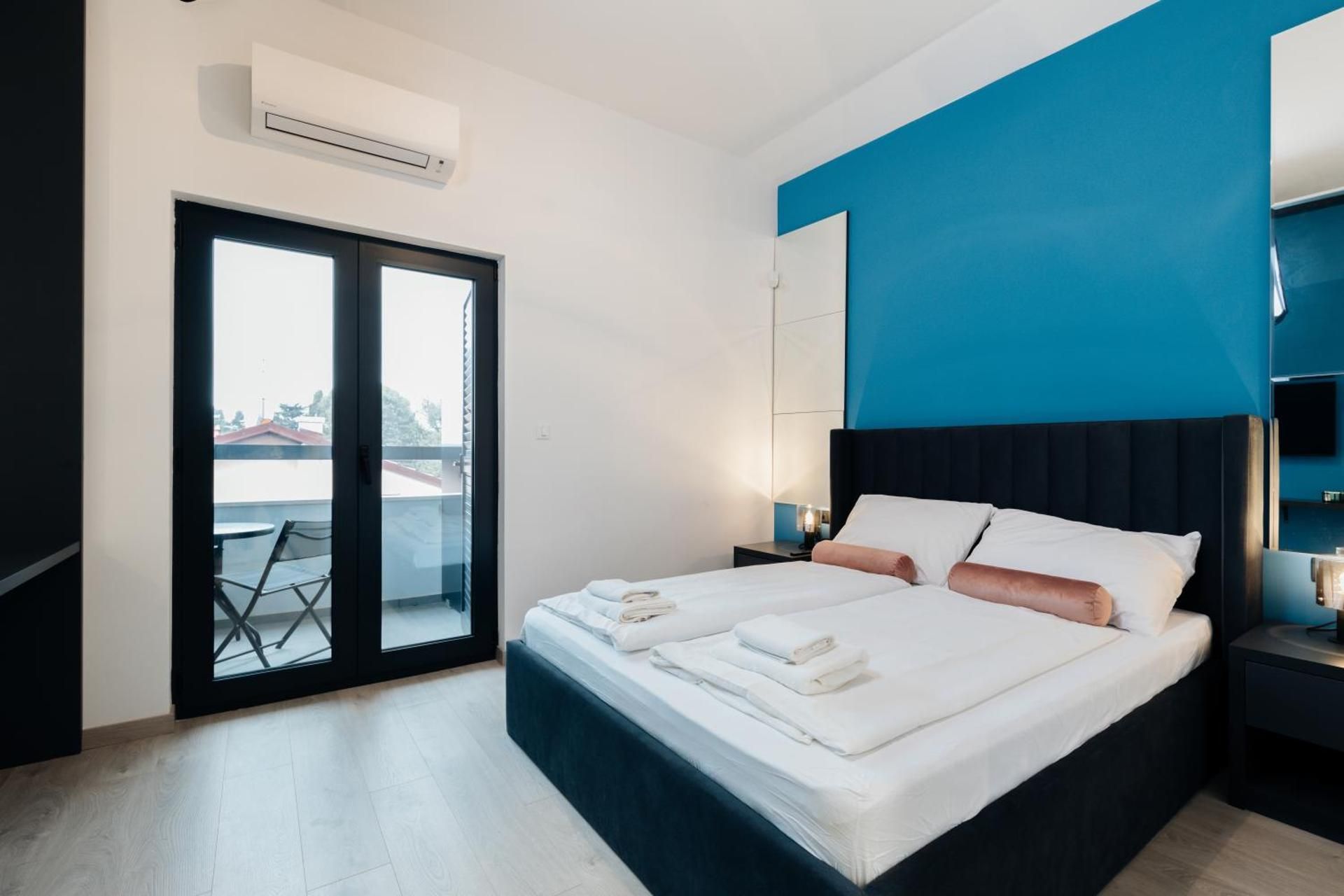 Deluxe Double Room with Balcony and Sea View