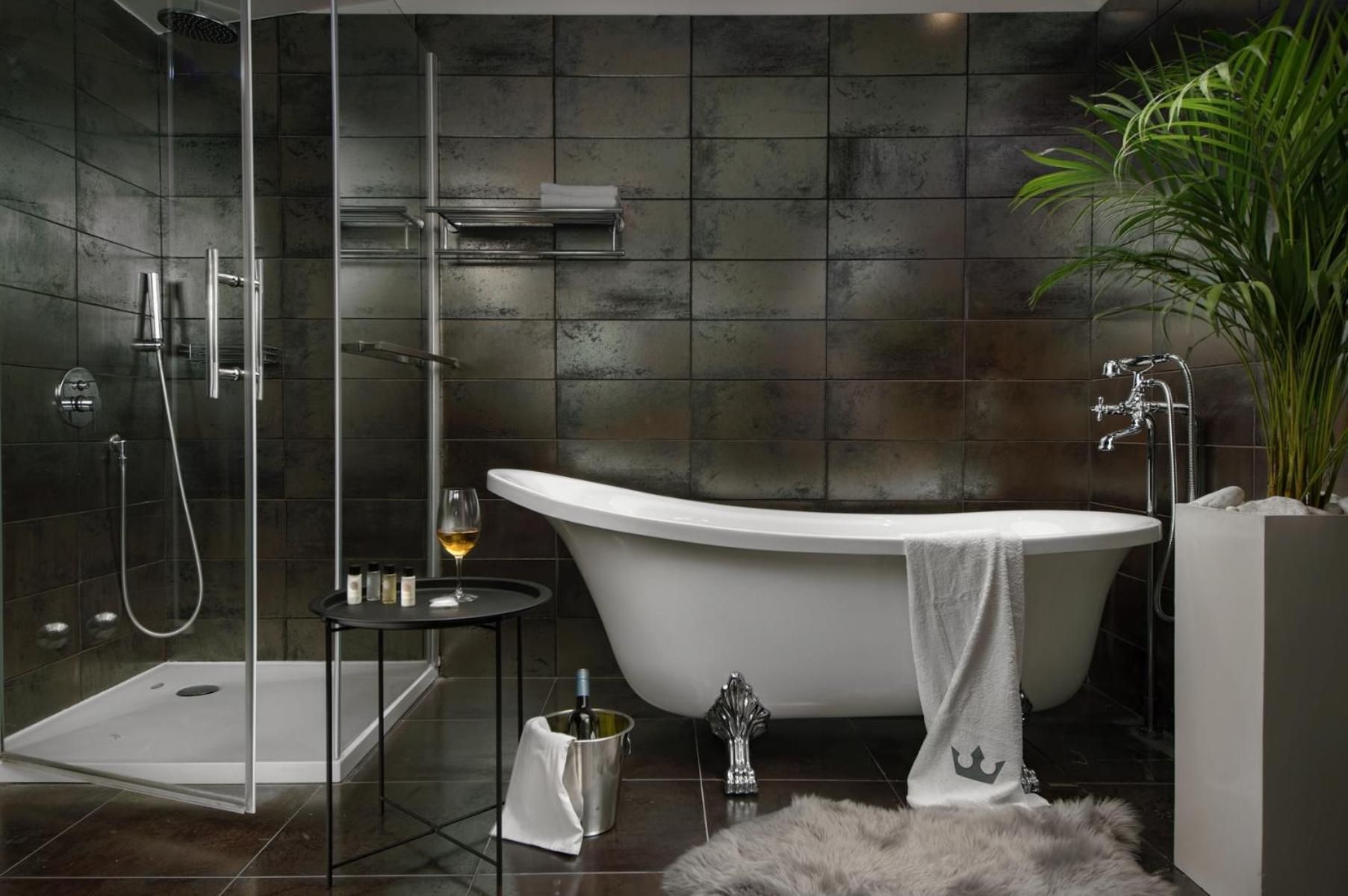 Deluxe Double Room with Bath