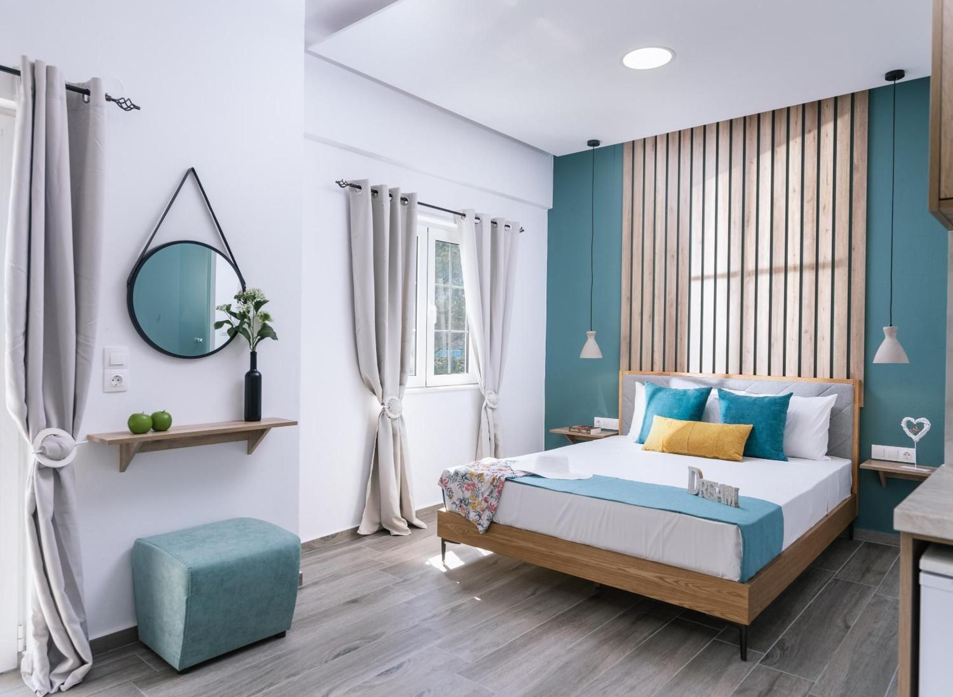 Deluxe King Suite