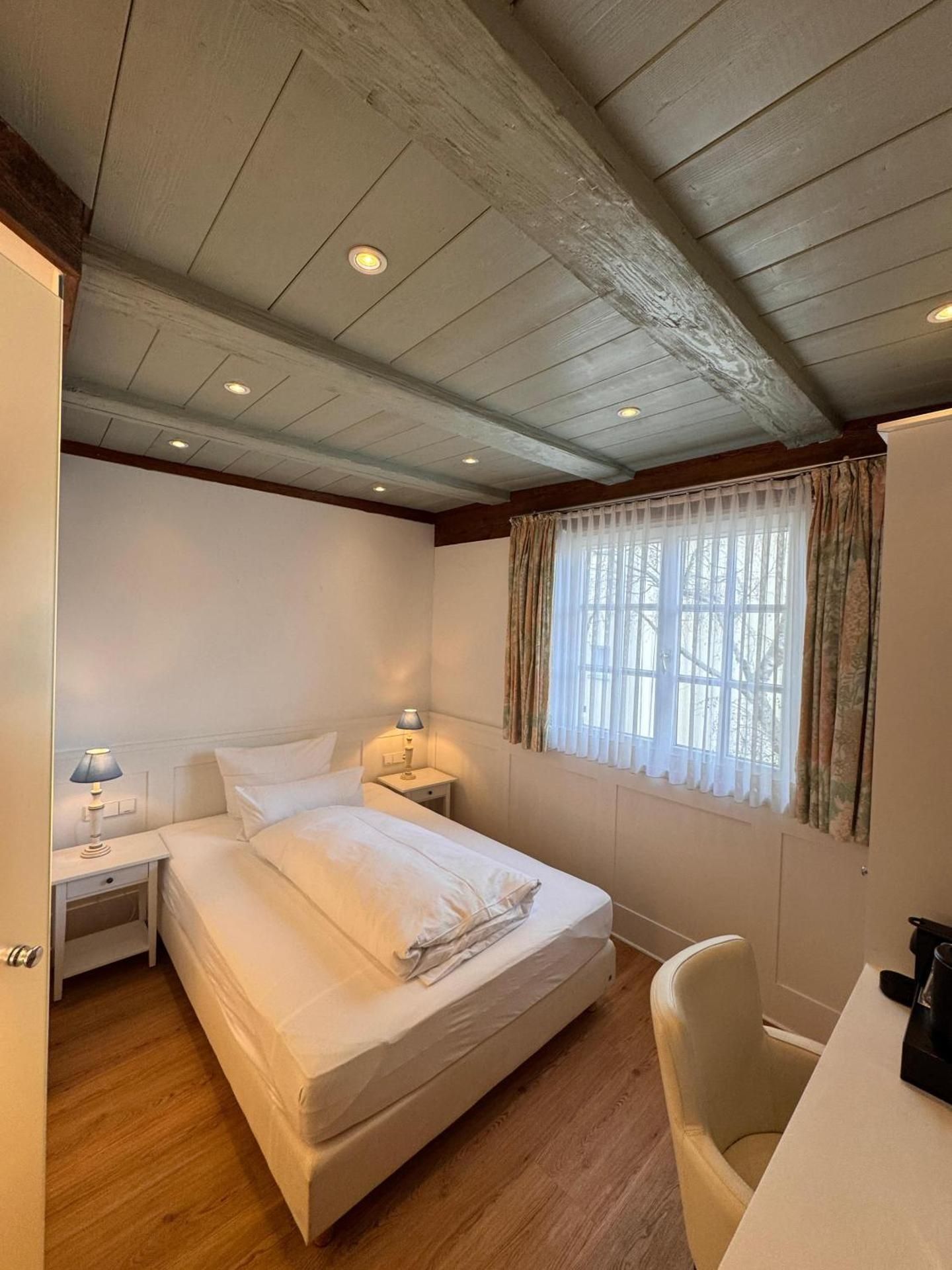 Deluxe Single Room