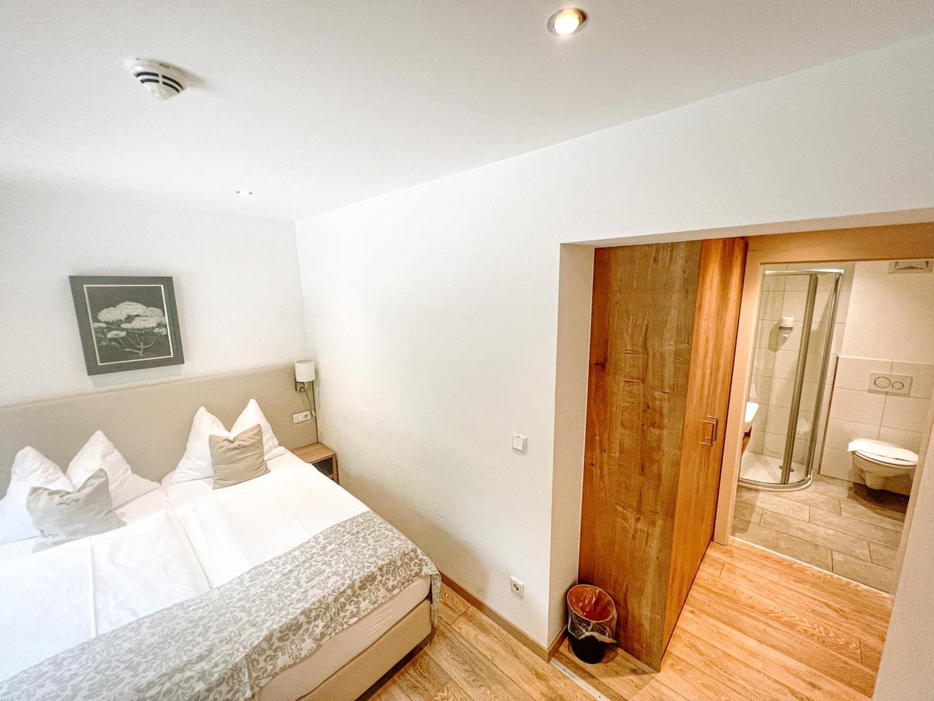 Economy Double Room - Non-Smoking