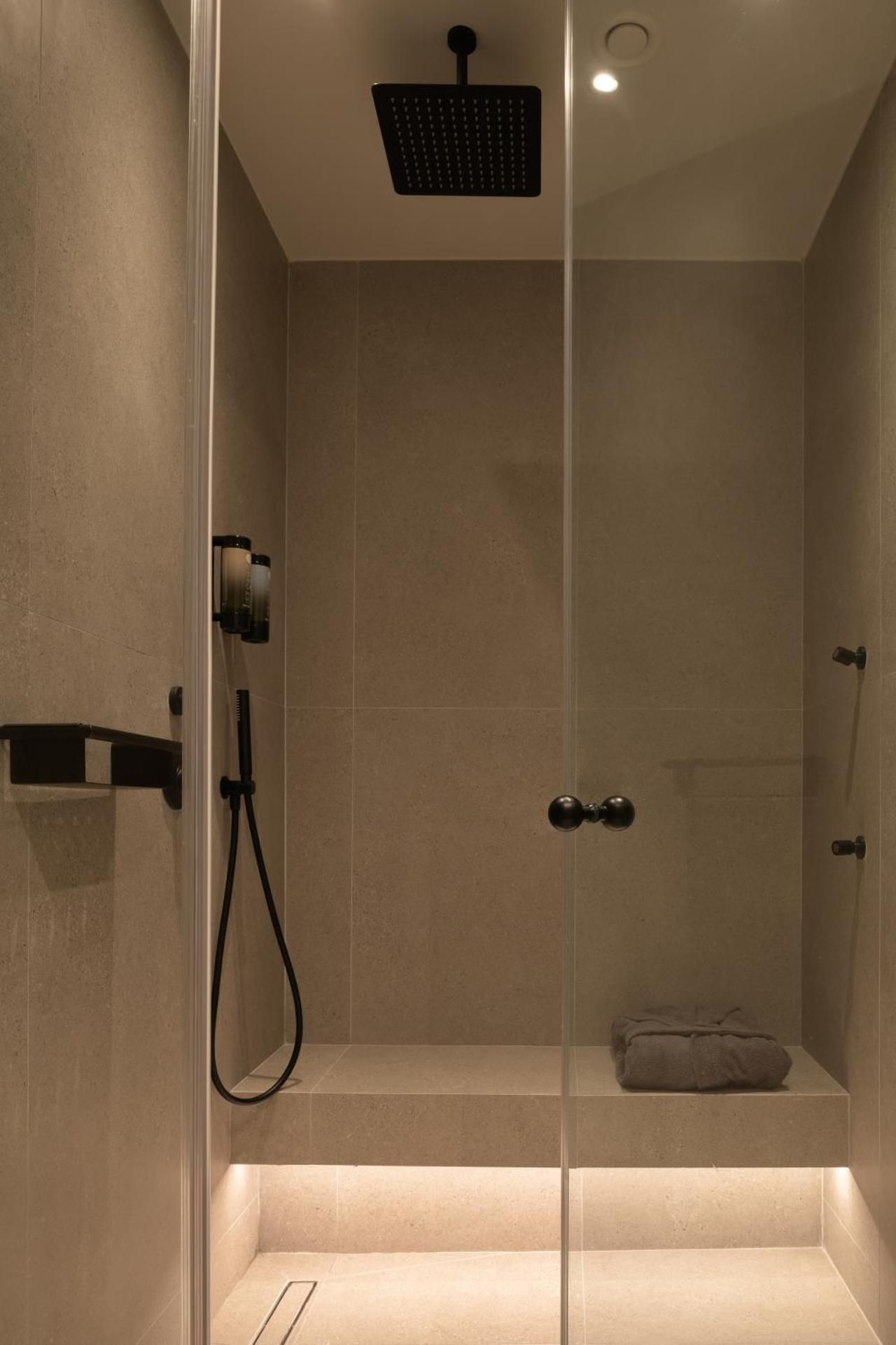 Ηilltop Suite Private Pool with Side Sea View & Garden View - Adults Only