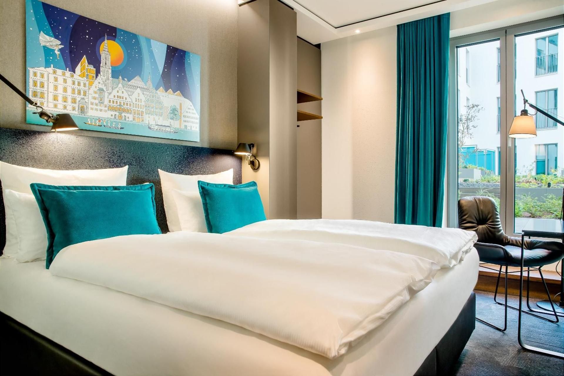 Queen Room with City View