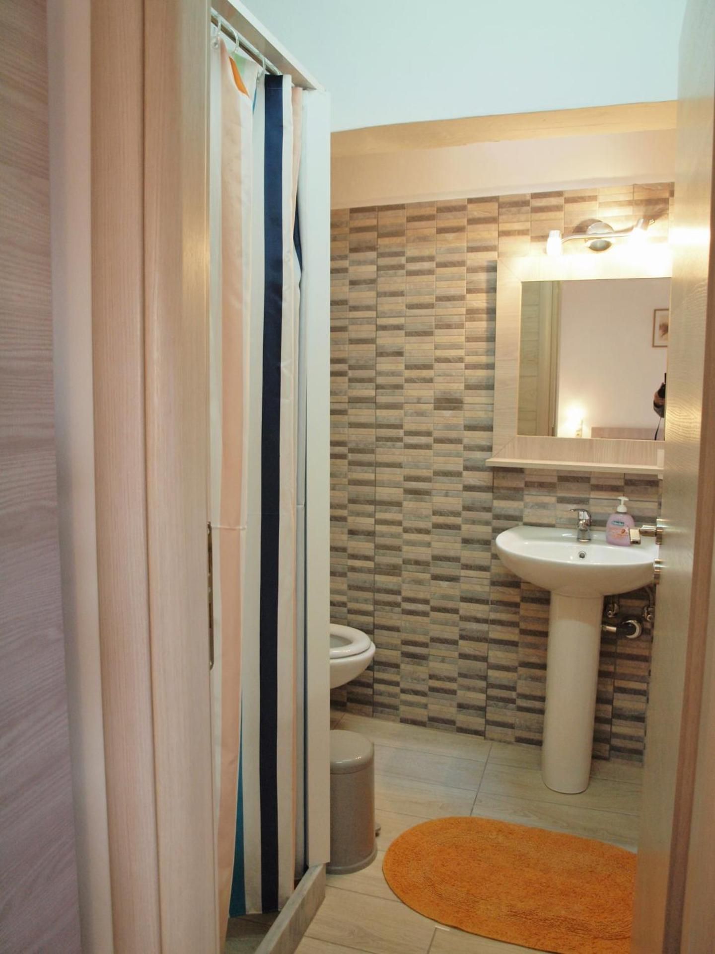 Studio (4 Adults)