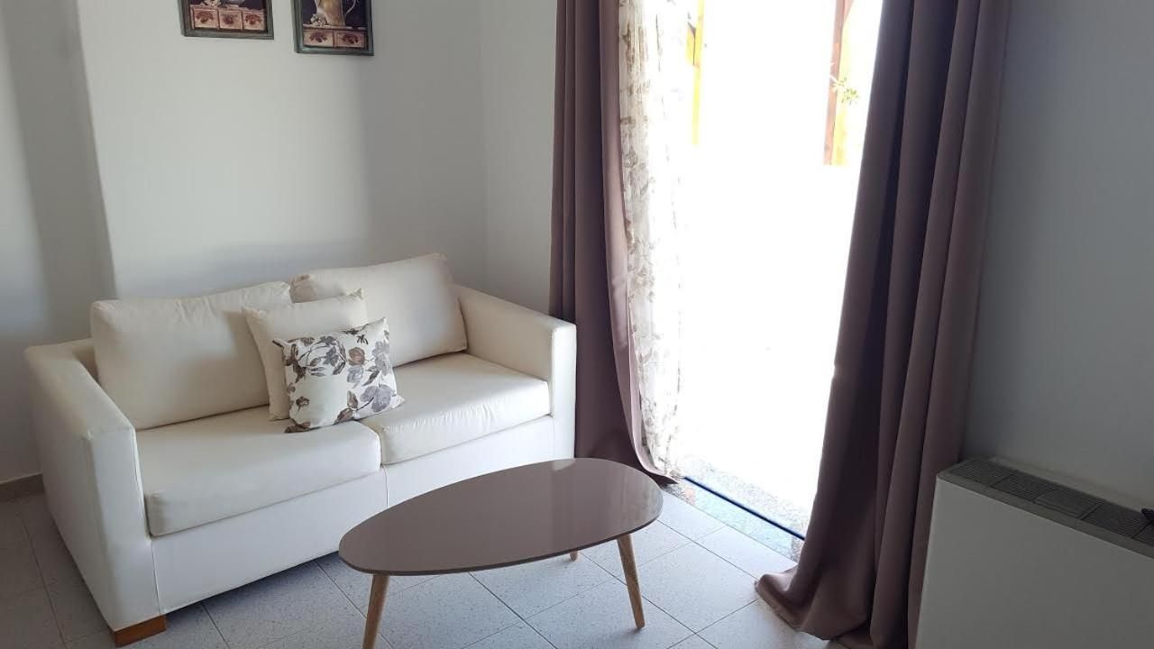 One-Bedroom Apartment with Sea View