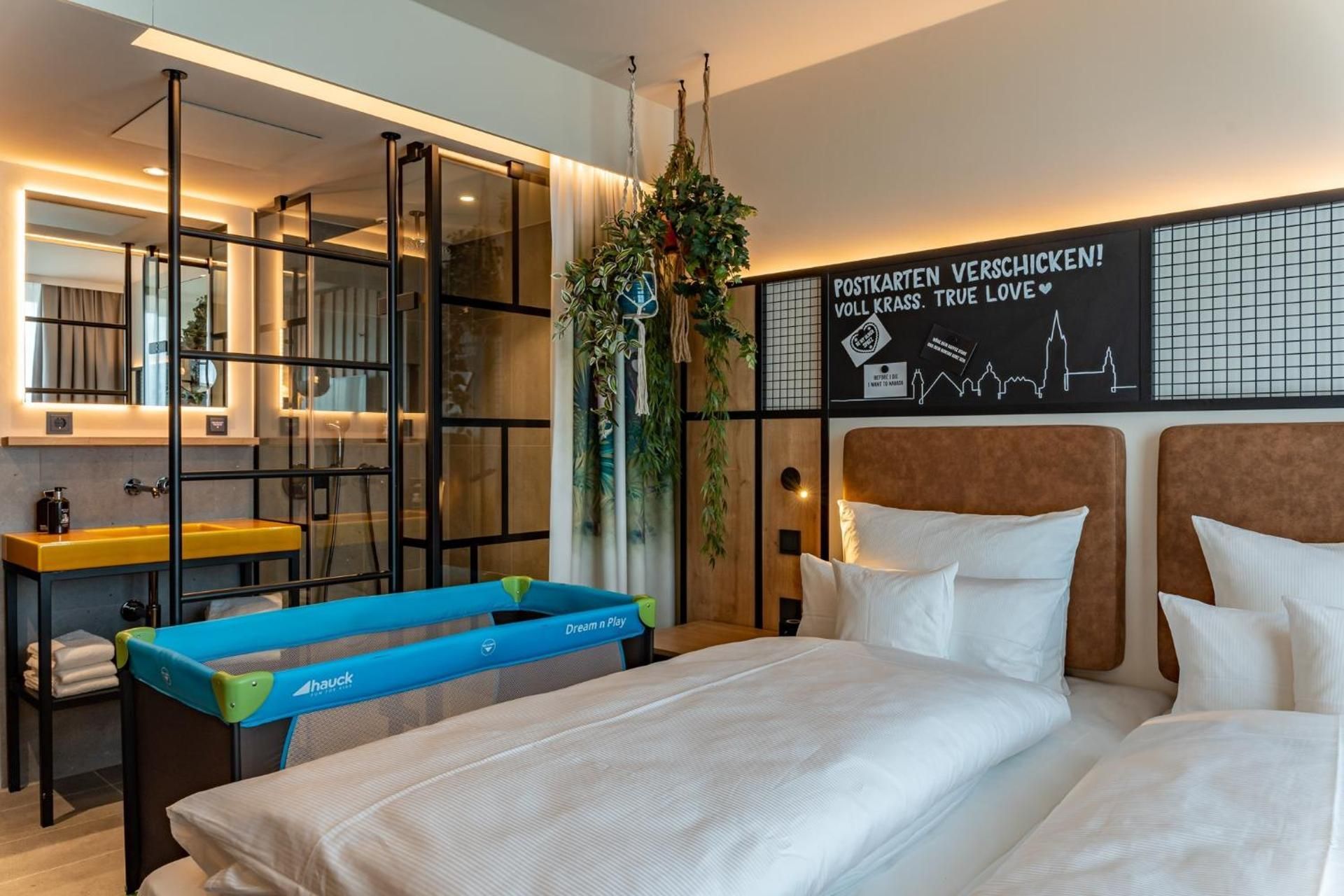 Deluxe Queen Room - Disability Access