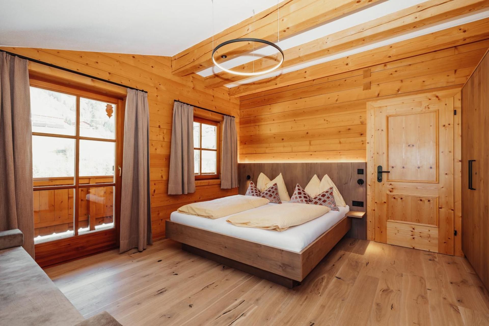 Two-Bedroom Apartment with Balcony - Annex