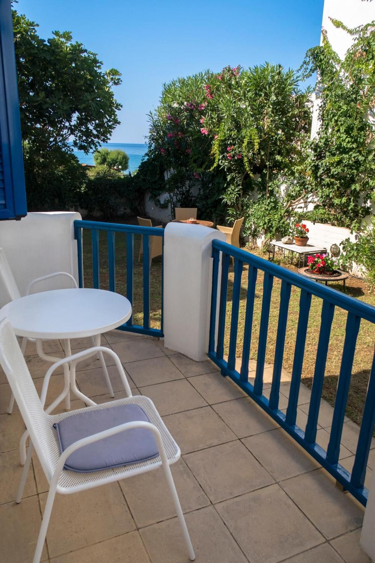 Studio (2 Adults)