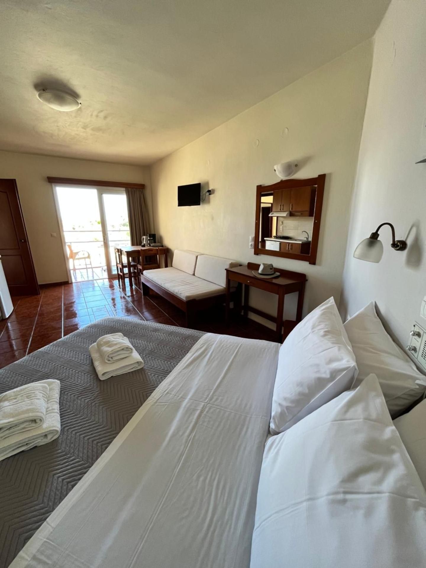 Triple Room with Garden View