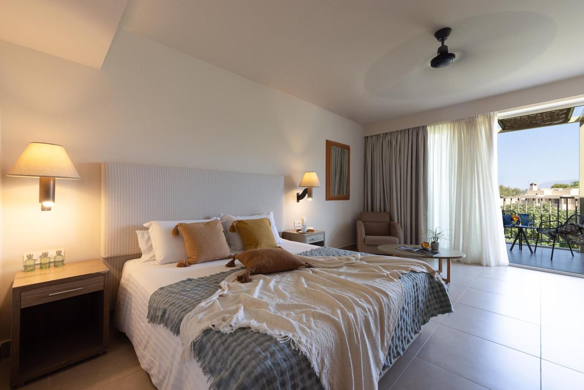 Superior Double Room with Pool View