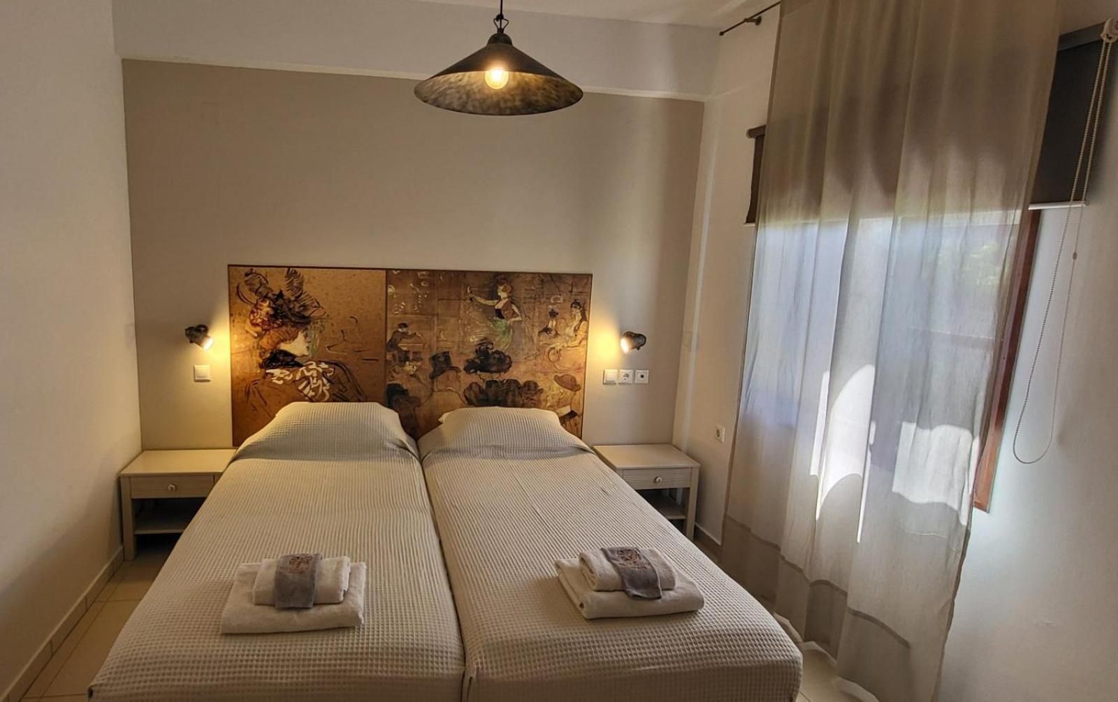 Economy Room with Street View