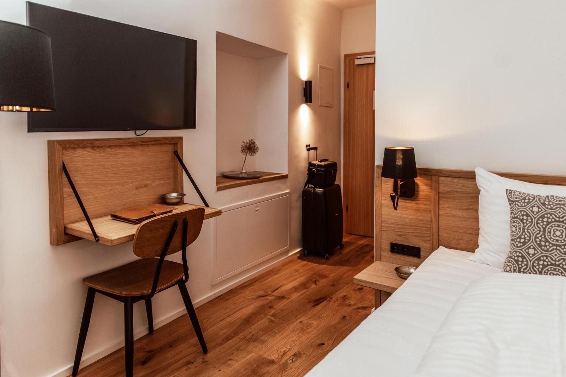 Large Single Room