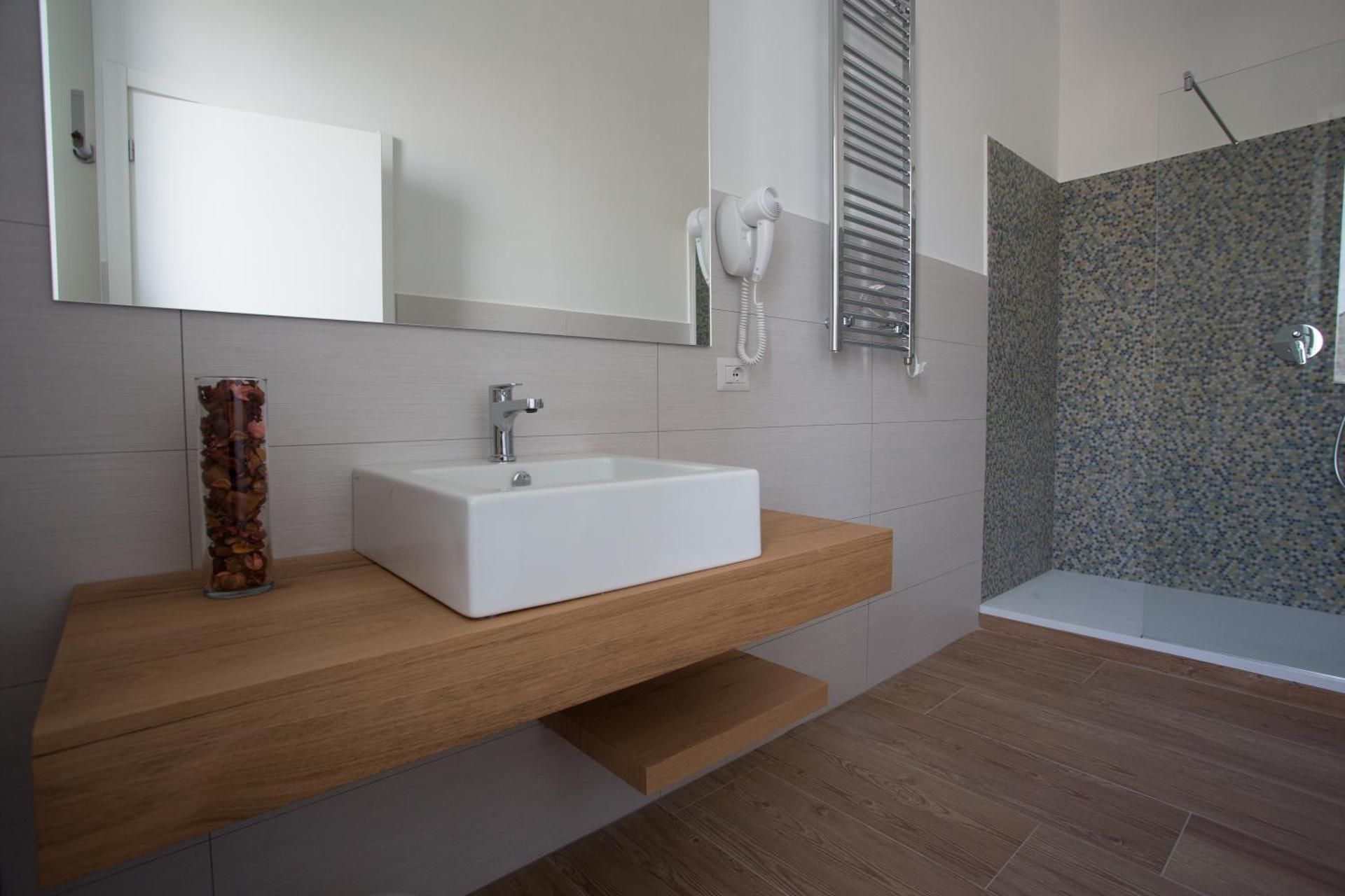 Deluxe Double Room with Balcony and Sea View