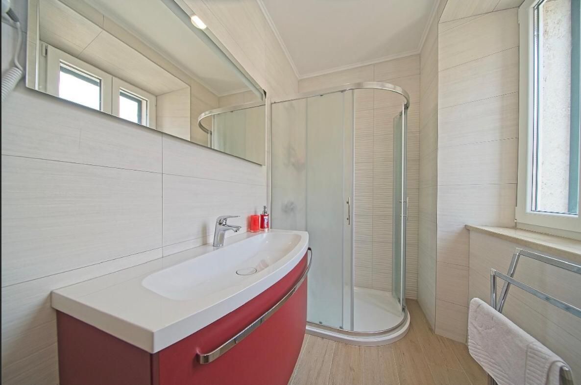 Deluxe Double Room (2 Adults + 1 Child)