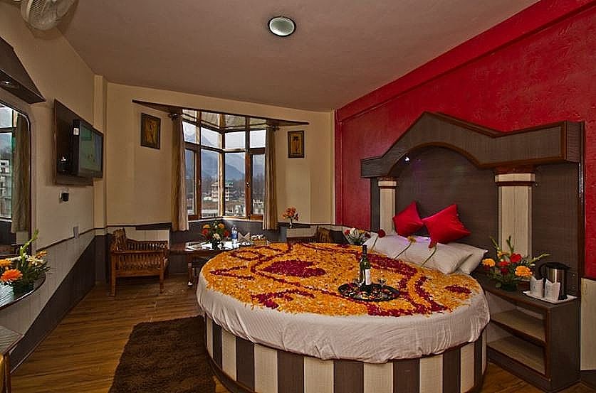 Super Deluxe Room ( Snow Peaks View)