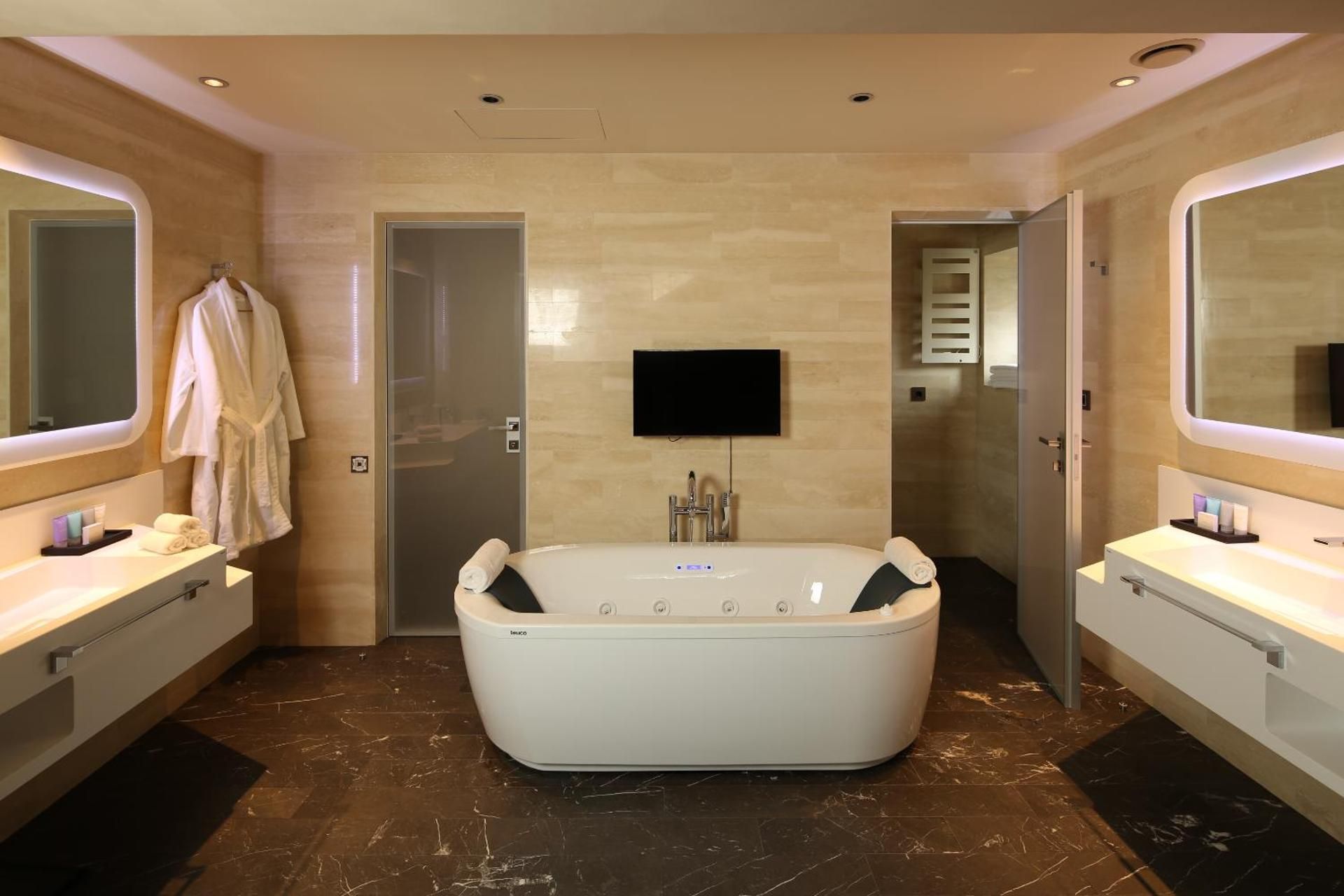 Signature King Room - Smoking