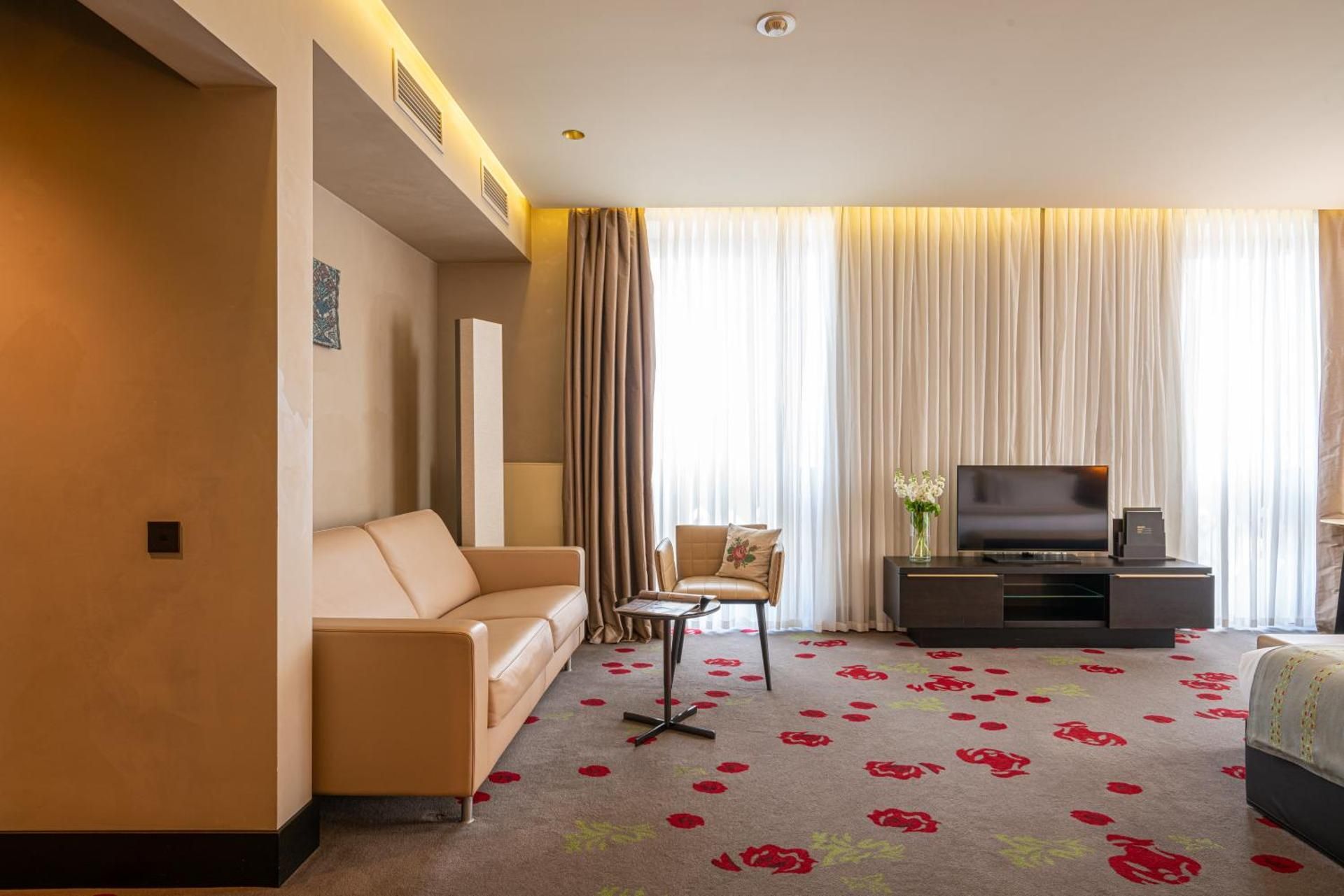 Deluxe King Room with Sofa