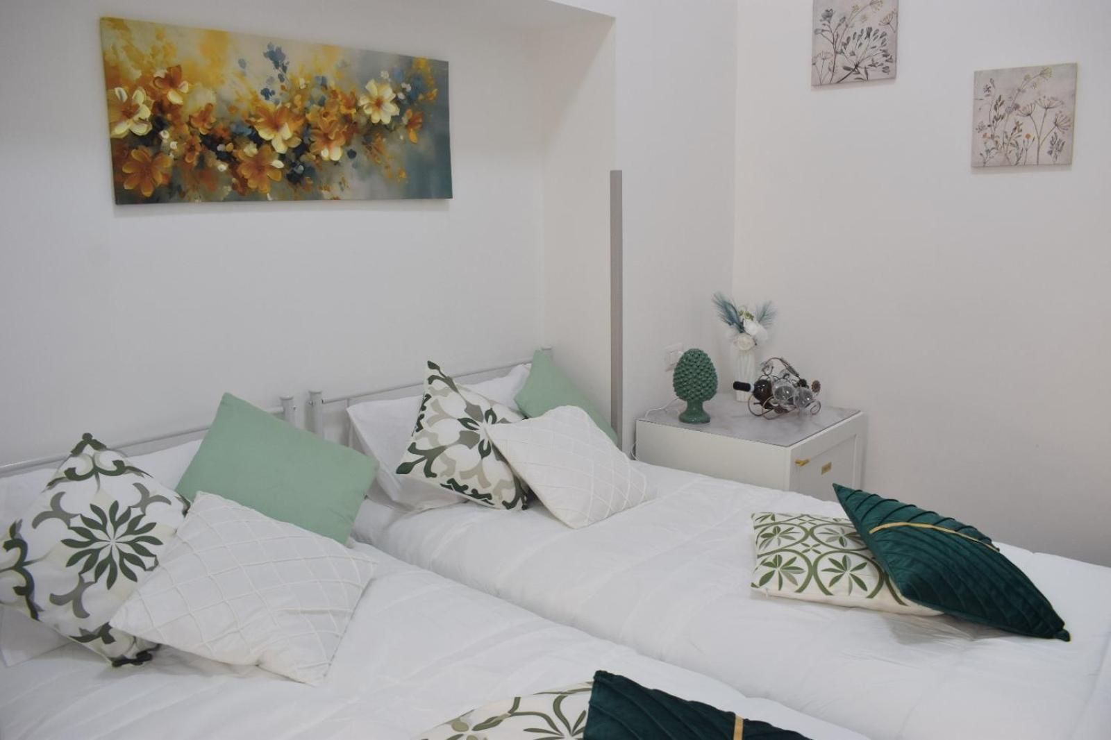 Twin Room with Private Bathroom
