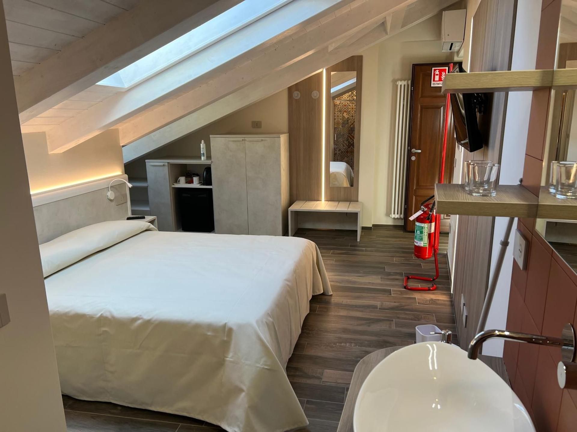 Large Double Room