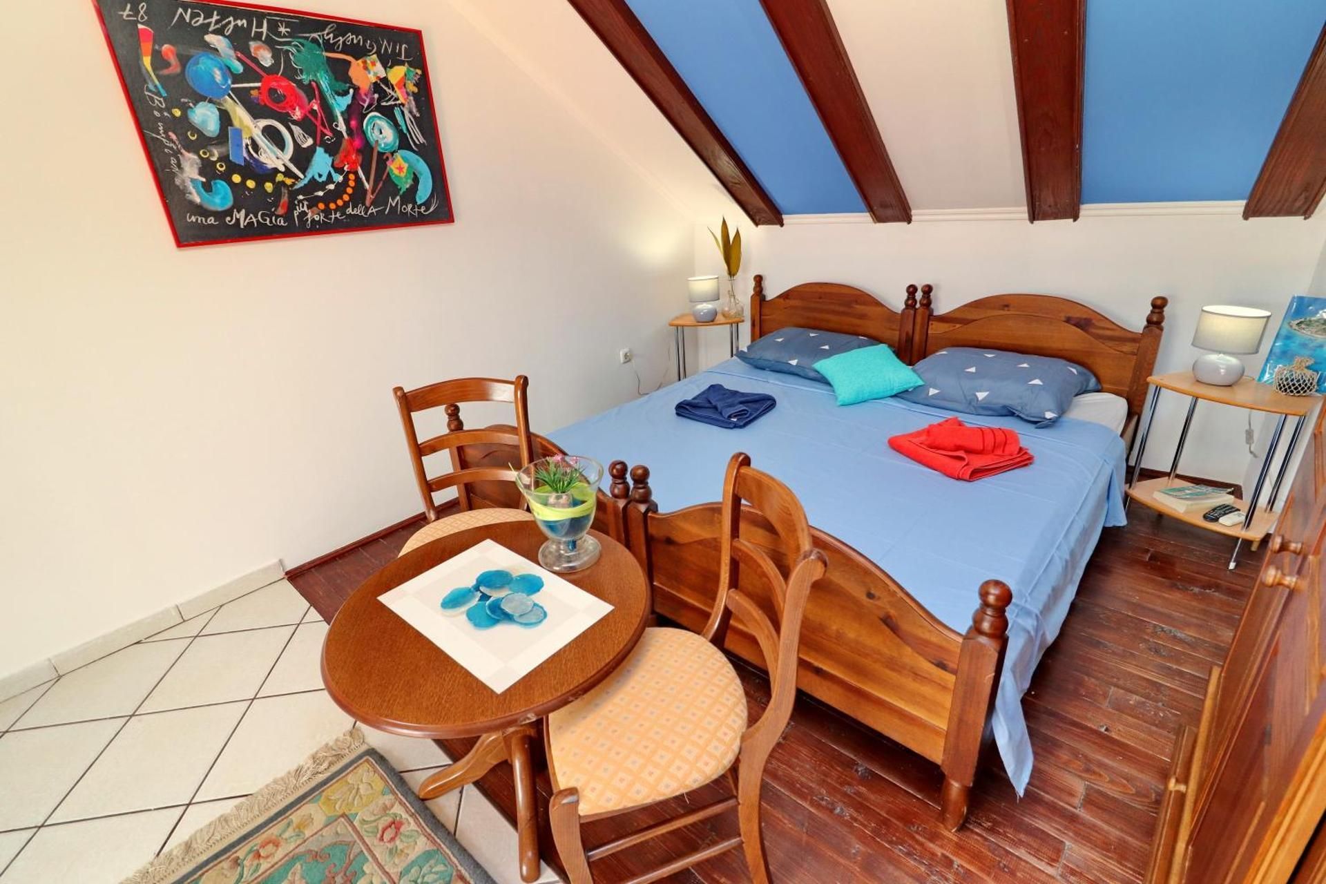Studio Apartment with Balcony and Sea View