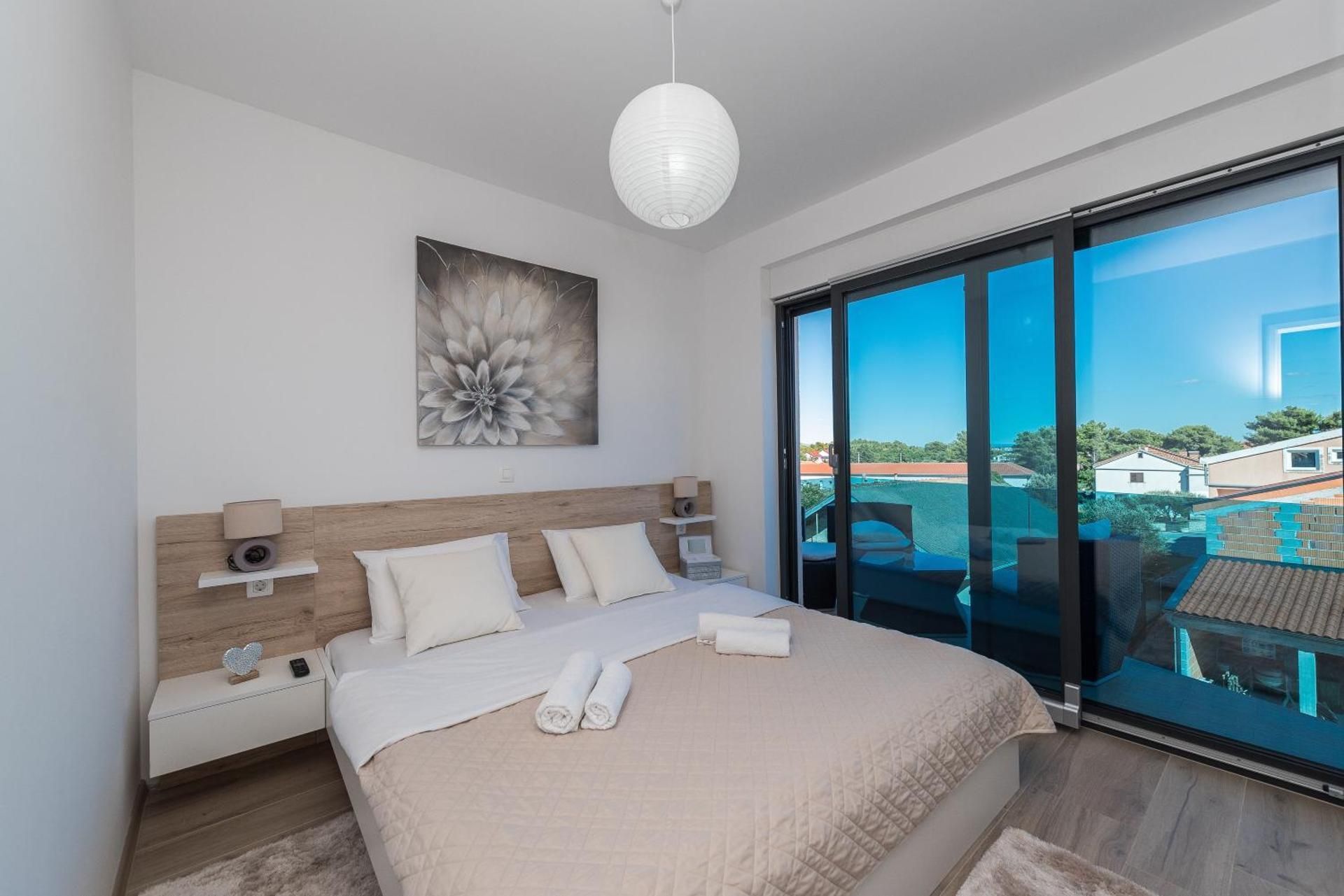 Deluxe Apartment with Pool View