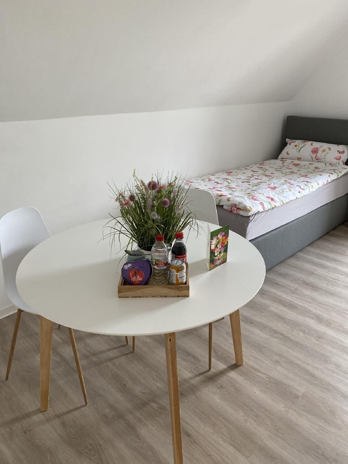 Einzelzimmer-Klassisch-Eigenes Badezimmer-Blick auf den Hof