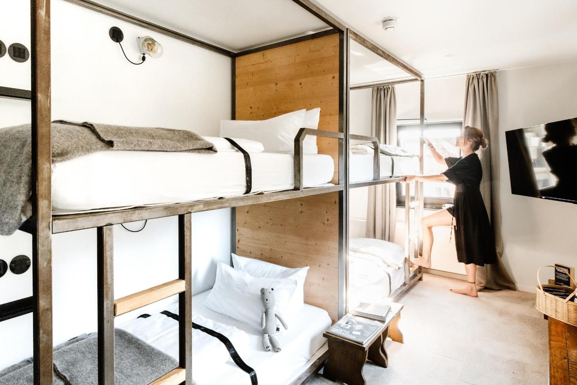 Quadruple Room with Private Bathroom