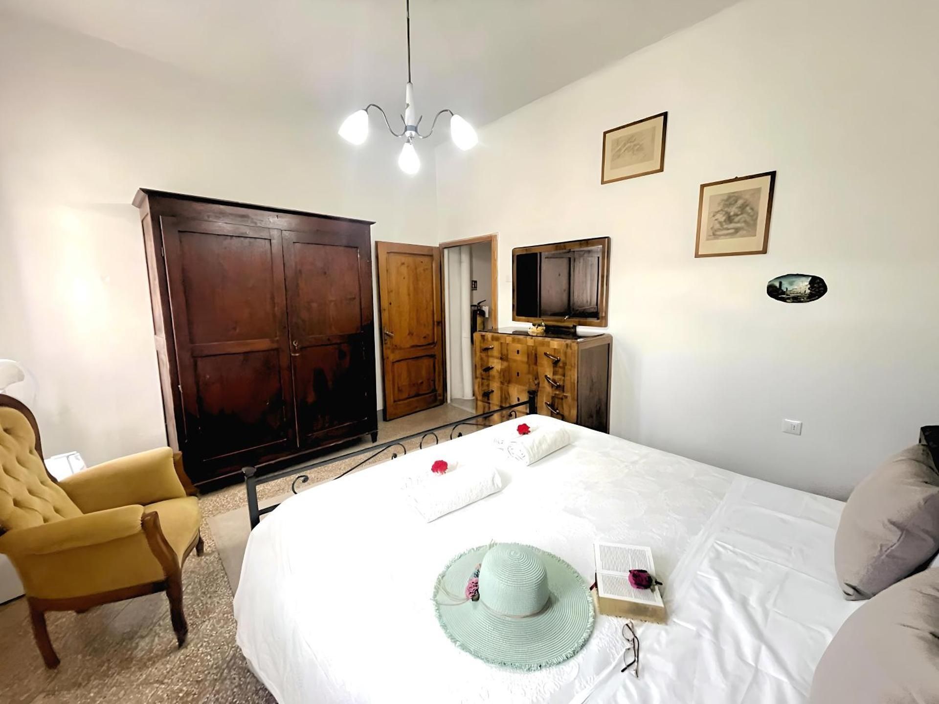 Double Room with Shared Bathroom