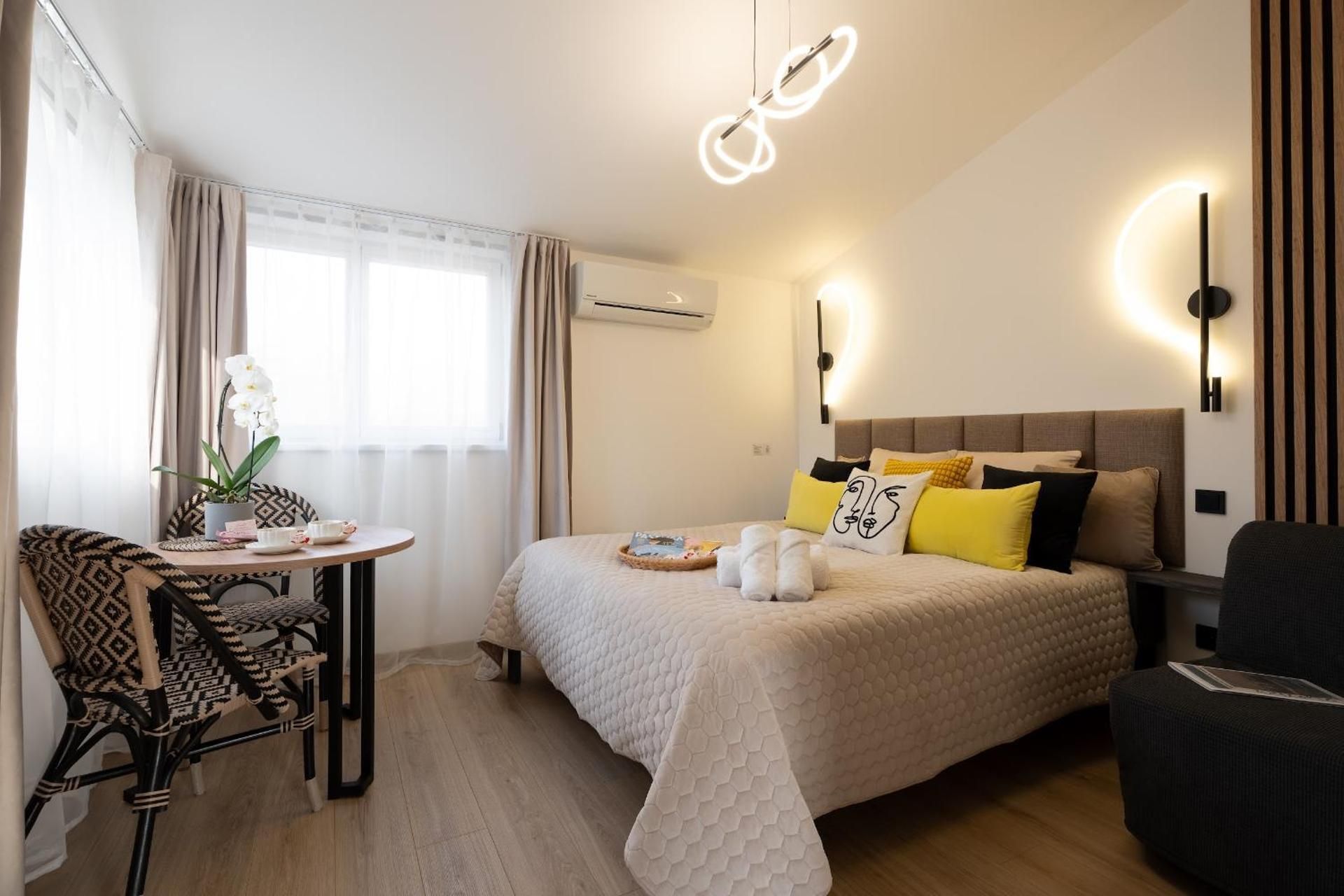 Design Apartment with Terrace