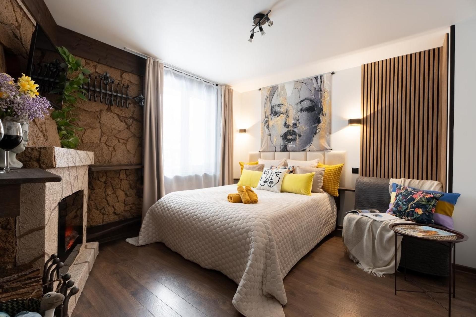 Studio Suite – Two Studios with Connecting Hall