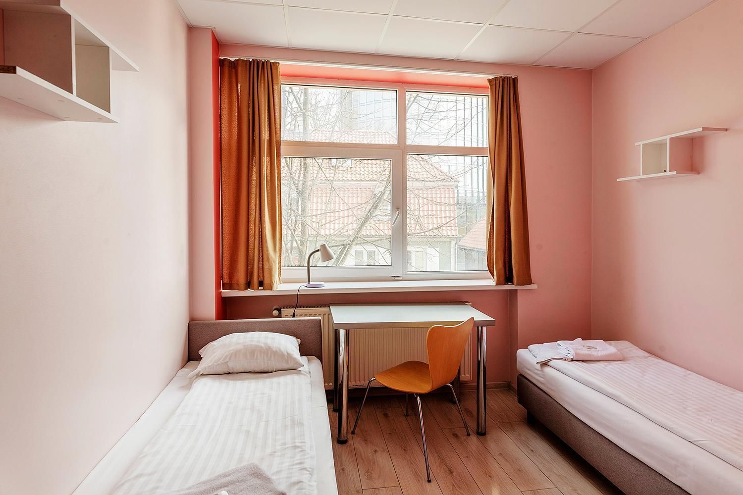 Bridge Hotel Standard Twin Room 2