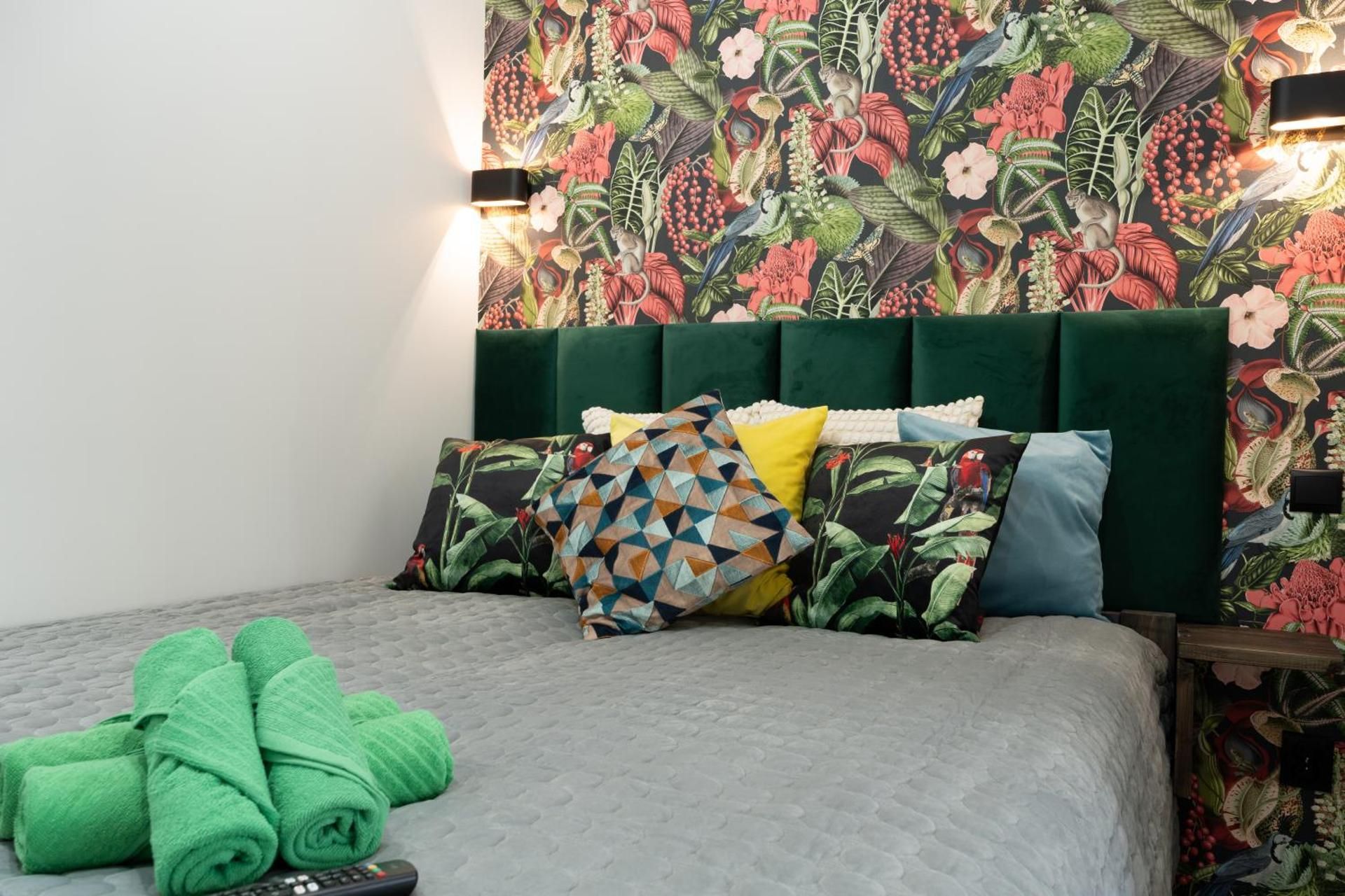 Design One-Bedroom Apartment - Tropical Forest