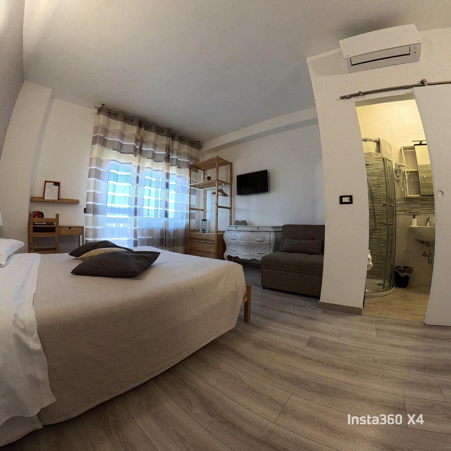 ATTICO LIVORNO Bed & Relax Deluxe Double or Twin