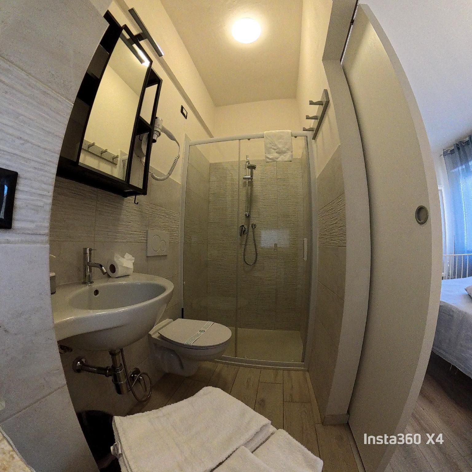 ATTICO LIVORNO Bed & Relax Double Room 3