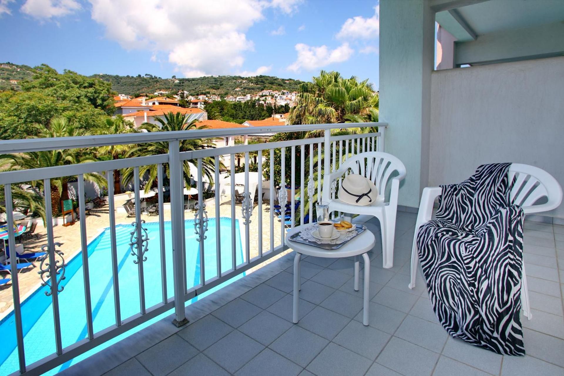 Triple Room with Pool View