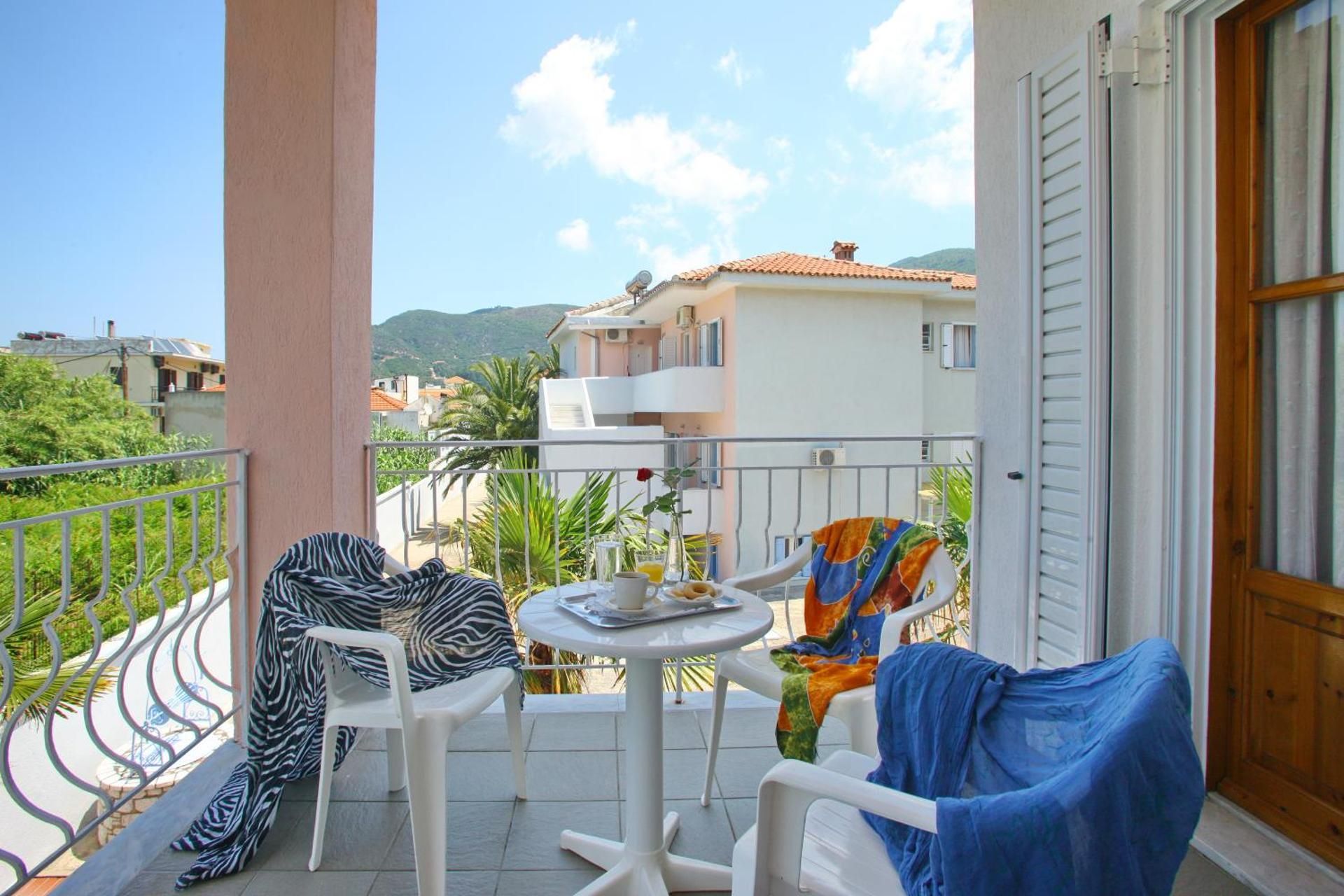 Superior Triple Room with Garden View