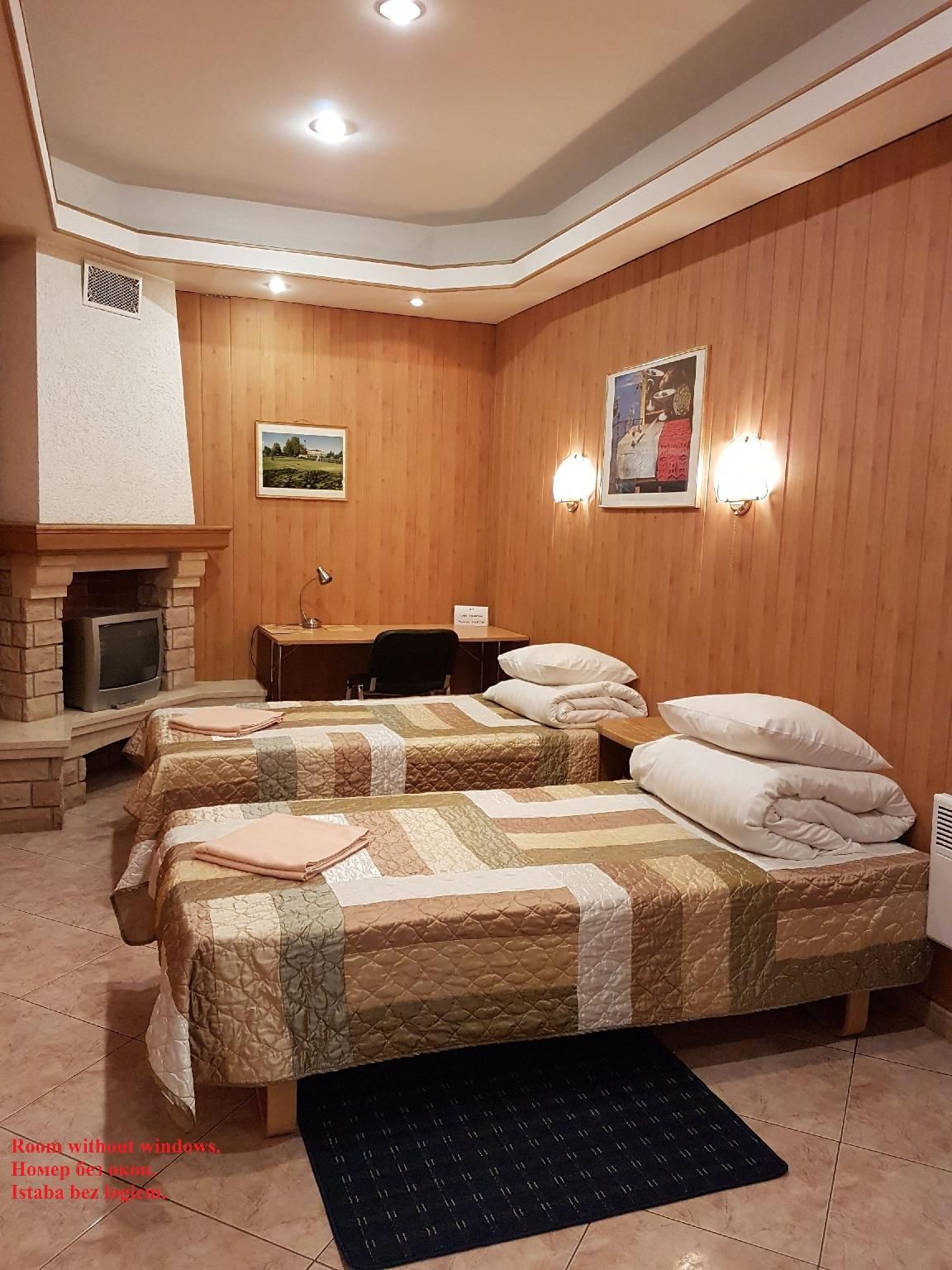 Economy Twin Room with Shared Bathroom