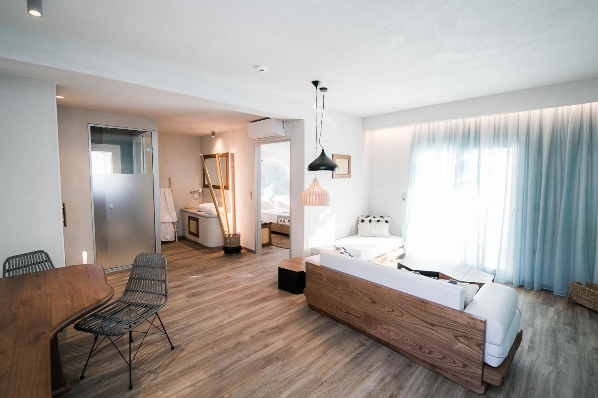 Deluxe Apartment